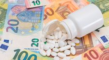 De ce din 32 de medicamente inovatoare pentru boli grave, 10 nu sunt disponibile în România! Țara noastră are o rată de mortalitate prin cancer peste media UE