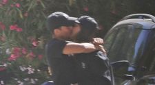 Nici bine nu a divorțat de fostul soț că a fost surprinsă în tandrețuri cu noul iubit pe plajă. Acum, Jessica Alba a comis-o din nou. Actrița a fost fotografiată cu tânărul fotbalist de 29 de ani Joe Burrow