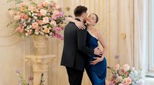 EXCLUSIV! Emily Burghelea, de la Times Square la cele mai mari emoții din familie. Ce spune vedeta despre afecțiunea cu care a fost diagnosticat soțul ei, dar și despre momentul în care se va afișa fără mască și fără ochelari de soare: „Ultimele analize au venit cu emoții suplimentare pentru întreaga familie”