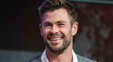 I-au făcut o farsă și l-au filmat doar în prosop de baie! Chris Hemsworth, clip de 33 de milioane de vizualizări și reacții savuroase din partea fanilor: „Eu urmărind clipul pentru a mia oară”
