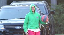 Justin Bieber și-a schimbat look-ul: artistul are părul roz