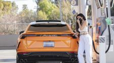 Kylie Jenner, spectacol la benzinărie. Cum a fost fotografiată vedeta, în mașina de peste 220.000 de dolari