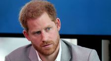 Prințul Harry a dat în judecată două tabloide pentru violarea corespondenței. Ce i-au sustras din telefon