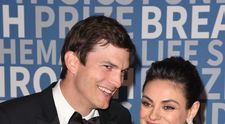 Ce mari s-au făcut copiii lui Ashton Kutcher şi Mila Kunis. Cum a fost surprinsă familia la un târg de primăvară