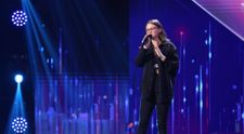 Românii au talent 2021: Elena Istrate și-a etalat calitățile vocale cu o interpretare memorabilă