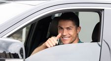 Cristiano Ronaldo, pe străzile din Lisabona cu un Bugatti Chiron. Cum arată mașina de 2,5 milioane de euro