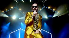 Nu a rezistat prea mult timp singur! Maluma, surprins de paparazzi în compania unei femei misterioase