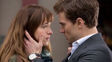 Dakota Johnson, dezbracata de inhibitii pe coperta Vogue. Cum s-a lasat fotografiata vedeta din 