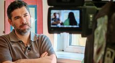 Familii fără speranță și fără soluții – Pericolul dependenței, un reportaj de Alex Dima, duminică, la România, te iubesc!