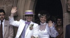 Elton John și fosta nevastă au făcut pace. Renate Blauel și-a retras plângerea