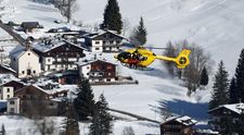 Luată de urgență cu elicopterul și dusă la spital la doar 12 secunde după ce a intrat pe traseu la Jocurile Olimpice de iarnă 2026 de la Milano-Cortina. Ce s-a întâmplat cu Lindsey Vonn pe pârtie la 41 de ani VIDEO