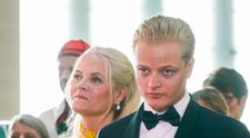 Marius Borg Høiby, fiul prinţesei moştenitoare Mette-Marit a Norvegiei, condamnat la închisoare pentru viol. Câți ani va sta după gratii