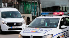 Un bărbat de 62 de ani și-a aruncat câinele pe geam, de la etajul 5, după o ceartă cu soția. Animalul a murit