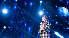 La 9 ani, Eduard Moldoveanu a impresionat cu timbrul unic și a fost aplaudat în picioare de toți jurații de la Românii au talent: „Mi s-a părut că aud un posibil câștigător al concursului!”