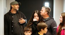 Visuri la cheie, 6 noiembrie. Cu ochii în lacrimi, Bogdan Grosu își admiră camera. Dragoș Bucur: „Ești bogat pentru că ai o inimă mare”