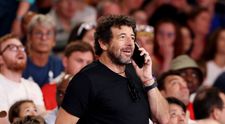 Celebru cântăreț francez, arestat după ce a fost acuzat că a agresat intim mai multe femei. Ce a declarat Patrick Bruel: „Îmi pare sincer rău”