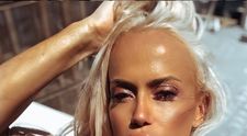 Anda Adam, imagine incendiară pe Instagram! Artista s-a lăsat fotografiată topless