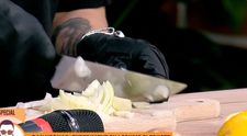 Experiment La Măruță! Ce trebuie să faci ca să nu mai lăcrimezi când tai ceapă