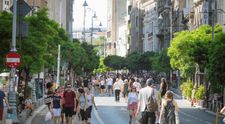 Bucureștiul își redeschide străzile pentru oameni. „Străzi deschise – București, Promenadă urbană”  revine din 12 aprilie pe Calea Victoriei și în cartiere