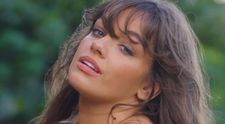 Modelul care nu se rușinează pentru pliurile burții. A pozat în costumul Evei pentru Sports Illustrated și a stârnit doar admirație