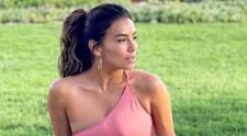 Eva Longoria s-a pozat în bikini, la piscină: ”Așa arată Crăciunul în Los Angeles”
