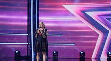 Românii au talent, 23 ianuarie 2026. Angelica Pârvu a venit pregătită să dea gata jurații, dar a plecat acasă doar cu X-urile care i-au oprit momentul. A părăsit platoul înainte de încheierea jurizării: „De la microfon e. E cu heliu”