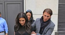 Cel mai bun prieten al lui Kim are o iubita mai sexy ca vedeta. Tanara care le eclipseaza pe surorile Kardashian