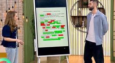 Mesajele de Paște pline de greșeli: ce spune Corina Popa că scriem greșit fără să ne dăm seama! Ce să NU scrii sau să NU faci NICIODATĂ