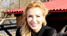 Iulia Vantur, imaginile din spatele camerelor de luat vederi. Cum arata vedeta cand se lasa pe mainile stilistilor