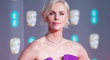 După șapte ani de abstinență totală, Charlize Theron are un nou iubit. Acesta are un copil cu altă actriță celebră