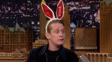 Ce face Macaulay Culkin când la tv rulează filmul Singur acasă