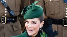 Kate Middleton, din nou virală după gestul făcut de Ziua Sfântului Patrick. Cum a reacționat prințesa când fetița unui soldat i-a sărit în brațe