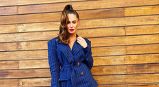 Raluka, apariție hot la piscină. Cât de bine arată cântăreața în costum de baie