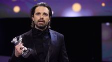 Berlinala 2024: Actorul român Sebastian Stan a primit Ursul de Argint. Lista marilor câștigători - VIDEO