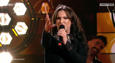 Vocea României 2024: FINALA. Narcisa Badea a „aprins” scena cu o interpretare de excepție a piesei „Focul” a Laurei Stoica: „Focul arde în trupul și inima ta”