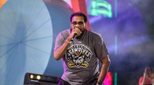 Fatman Scoop a murit după ce s-a prăbuşit pe scenă în timpul unui concert. Celebrul rapper american avea 53 de ani - VIDEO