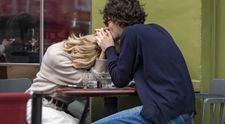 La 43 de ani, una dintre cele mai frumoase și îndrăgite actrițe din lume este însărcinată pentru a treia oară! Vedeta așteaptă al doilea copil cu iubitul ei, cu 15 ani mai tânăr