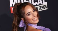 Andra Gogan a strălucit pe covorul roșu la premiera serialului High School Musical, de la Los Angeles