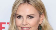 Charlize Theron: ”Nu am avut dinți până la vârsta de 11 ani”