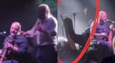 VIDEO. Un cunoscut cântăreț a murit pe scenă, chiar în timpul concertului. Momentul în care s-a prăbușit pe scenă a fost filmat de un spectator