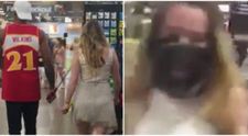 Un barbat si-a scos iubita la plimbare in lesa, cu botnita, prin supermarketuri