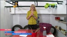 VIDEO Transformă-ti tricourile vechi cu ajutorul clorului și al spray-ului acrilic
