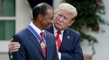 L-a rugat pe Donald Trump să-l scape de arest? Primul lucru pe care l-a făcut Tiger Woods în fața polițiștilor după ce s-a răsturnat cu mașina