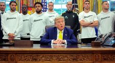 Donald Trump i-a șocat pe fotbaliștii de la FIFA Club World Cup, cu o întrebare trăsnită. Ce le-a spus oaspeților din Biroul Oval: ”Credeți că o femeie ar putea să...”