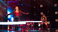 Confruntări Vocea României 2024. Anastasia Sandu și Teodora Negreanu au ridicat sala în picioare cu o piesă de la Aerosmith. Tudor Chirilă a avut o misiune dificilă: „A fost cea mai bună interpretare a voastră, e greu de departajat”