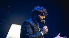 Miguel Gane, scriitorul român devenit fenomenul poeziei contemporane de limbă spaniolă, lansează volumul „Albastru”