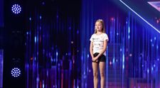 Românii au talent 2021: Sara Smighelschi, roast de senzație despre cele șase vedete