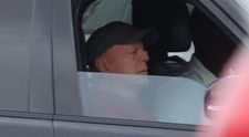 Cele mai recente imagini cu Bruce Willis! Cu cine a fost surprins actorul diagnosticat cu demență, la scurt timp după ce soția l-a mutat în altă casă