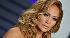 Trei generații ale familiei lui Jennifer Lopez: cântăreața a pozat alături de mama și fiica ei