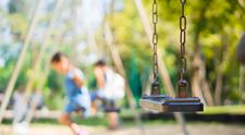 Mai mulți părinți s-au luat la bătaie într-un parc din Ploiești. Care a fost motivul